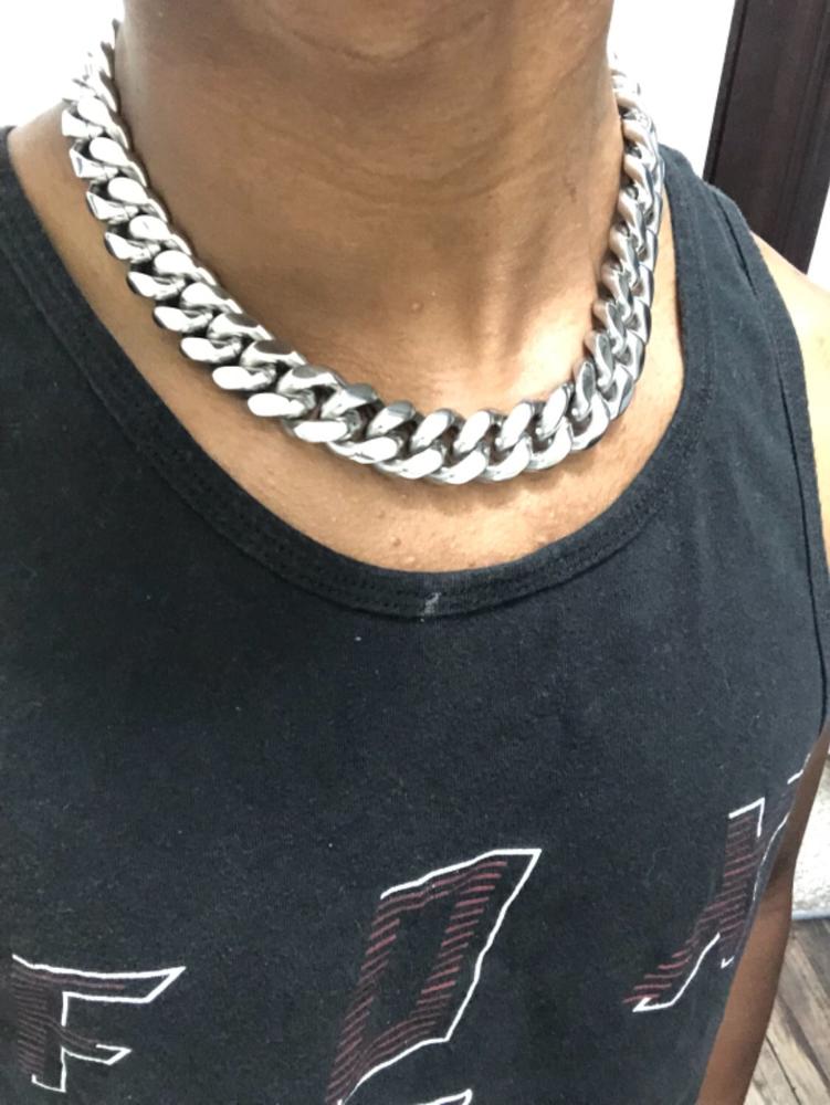 Miami Cuban Link Choker (18mm) in Yellow Gold-Plated - Customer Photo From Abi Lachapelle