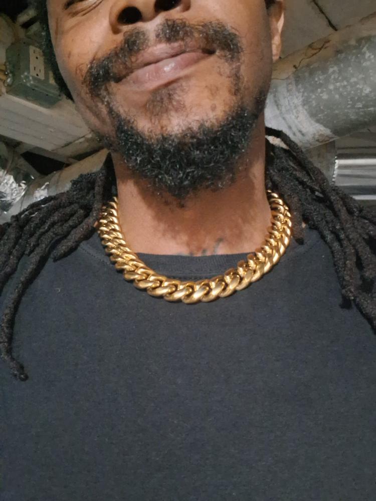 Miami Cuban Link Choker (18mm) in Yellow Gold-Plated - Customer Photo From Dwayne S.