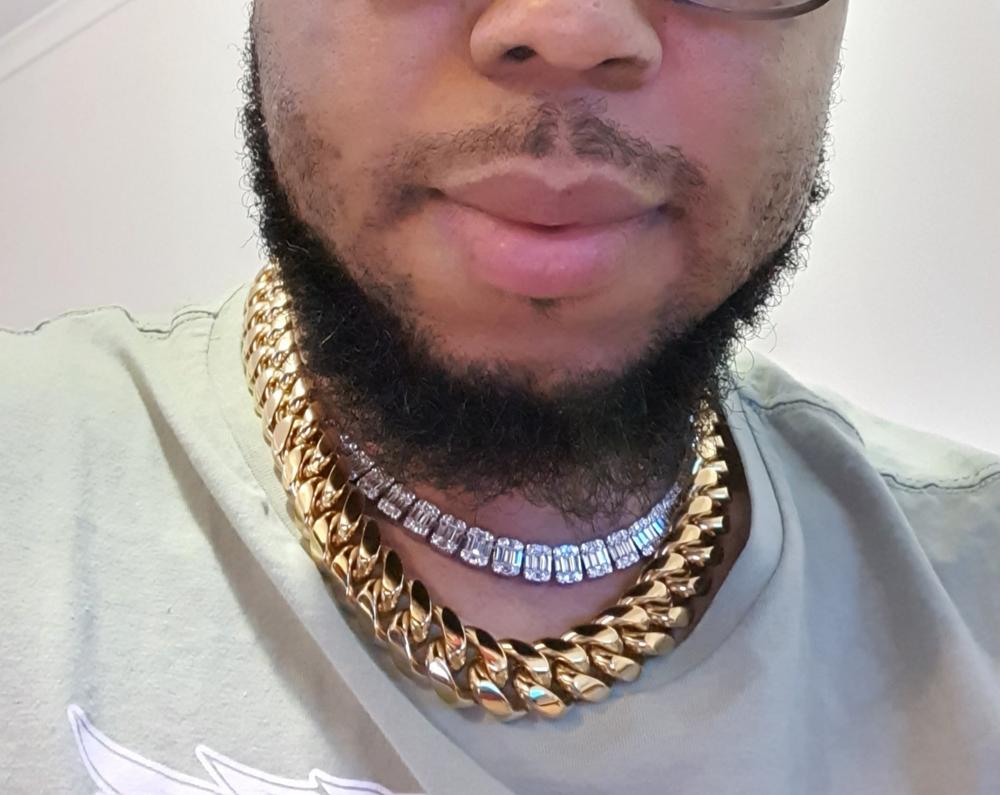 Miami Cuban Link Choker (18mm) in Yellow Gold-Plated - Customer Photo From Vincent Odimegwu