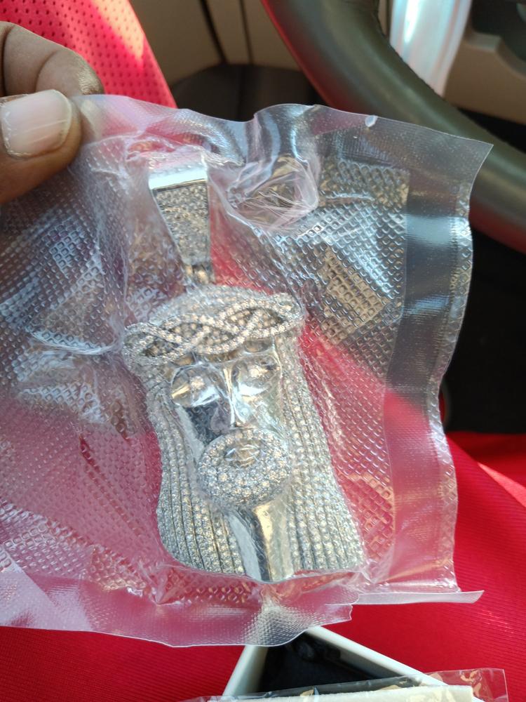 18K Gold-Plated AAA CZ Retro Jesus Pendant - Customer Photo From MARLON T.