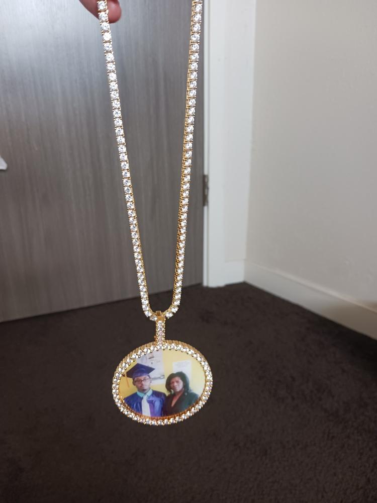 LARGE 3D CIRCLE CUSTOM PICTURE PENDANT - Customer Photo From Desmon G.