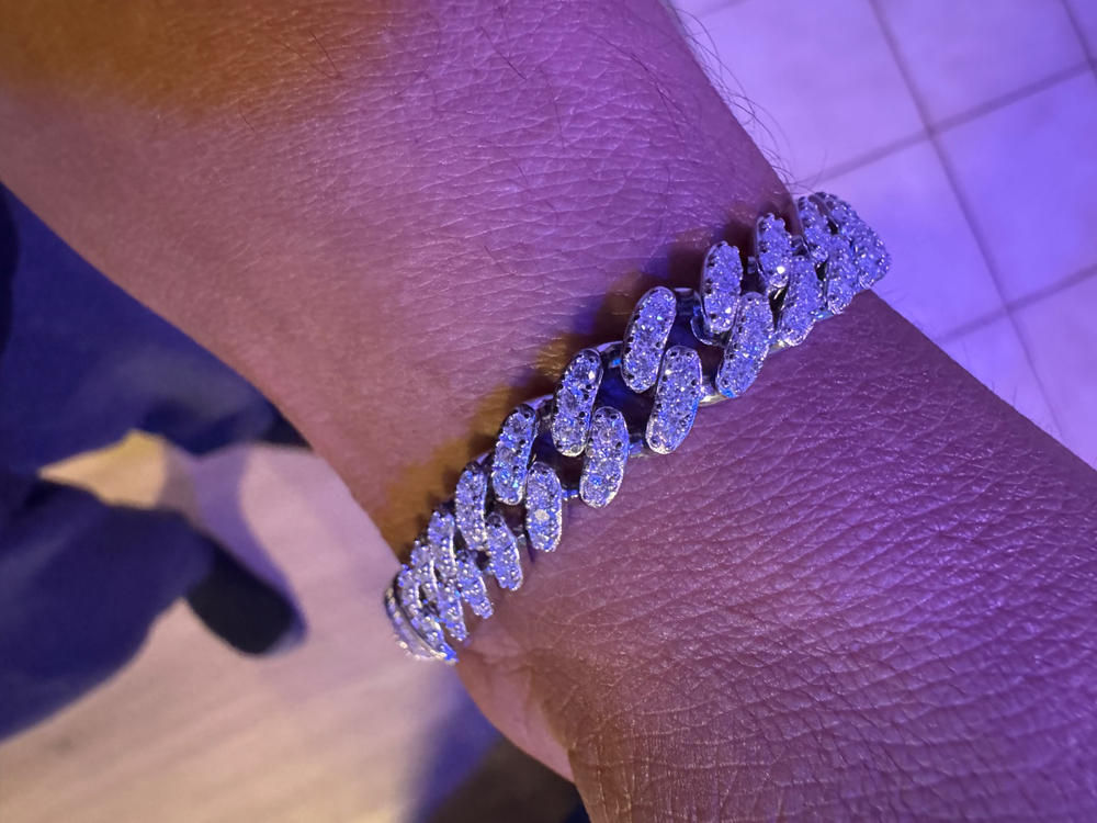 925S & VVS Moissanite 8.5MM Cuban Bracelet - Customer Photo From Charles K.