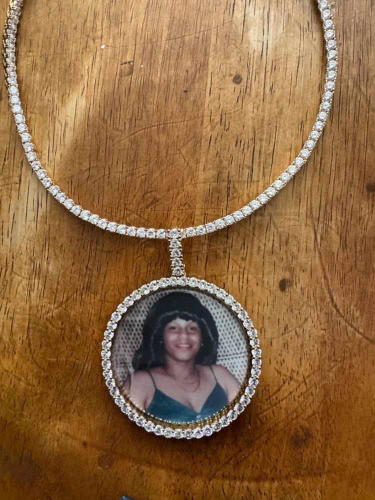 LARGE 3D CIRCLE CUSTOM PICTURE PENDANT - Customer Photo From Ronald W.