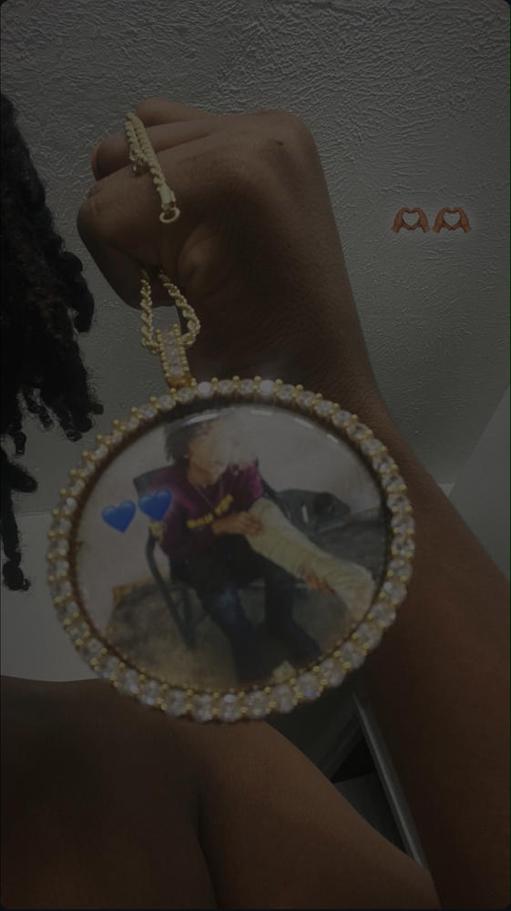 LARGE 3D CIRCLE CUSTOM PICTURE PENDANT - Customer Photo From Amoree W.