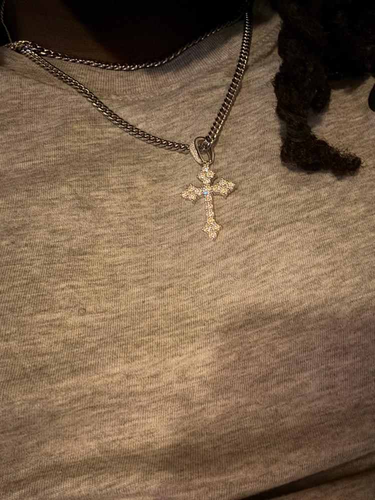 925S & VVS Moissanite Celtic Cross Necklace - Customer Photo From Qbrezzy2425
