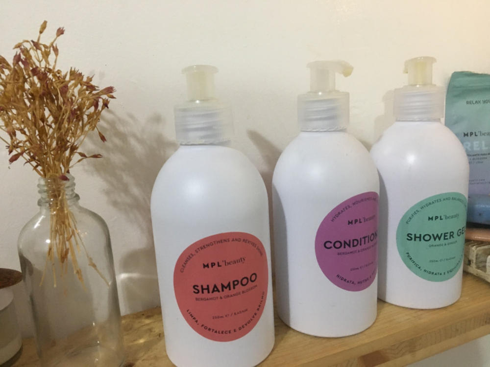 Shampoo Bergamota & Flor de Laranjeira - Customer Photo From Rita F.