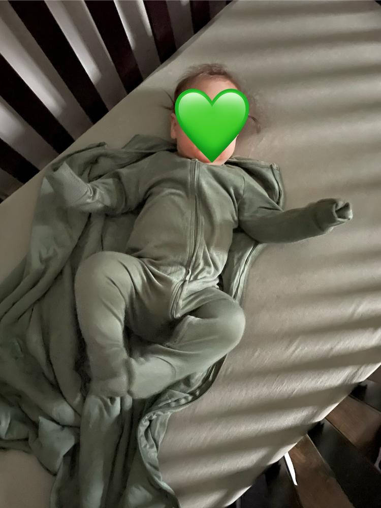 Bamboo fitted sheet - Moss Green - Customer Photo From Talia