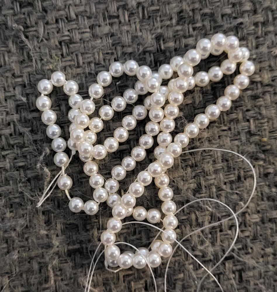 Krakovski Crystal Round Pearls 4mm WHITE (Strand of 100) - Customer Photo From Dani H