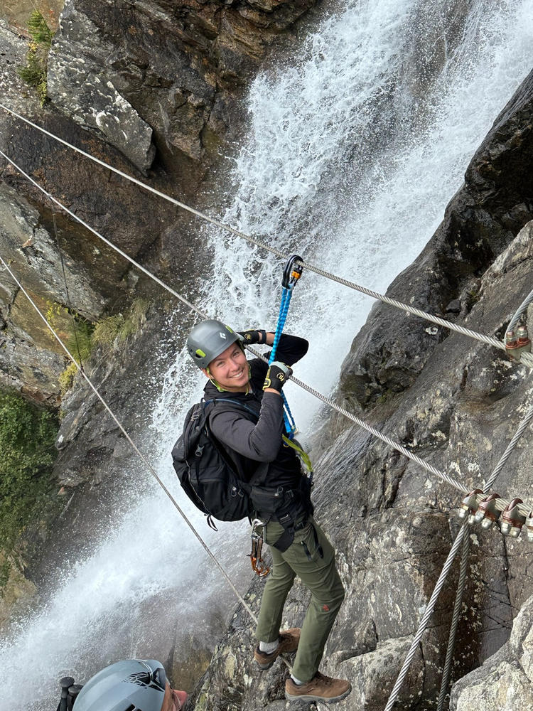 Slim retailer climbing pants