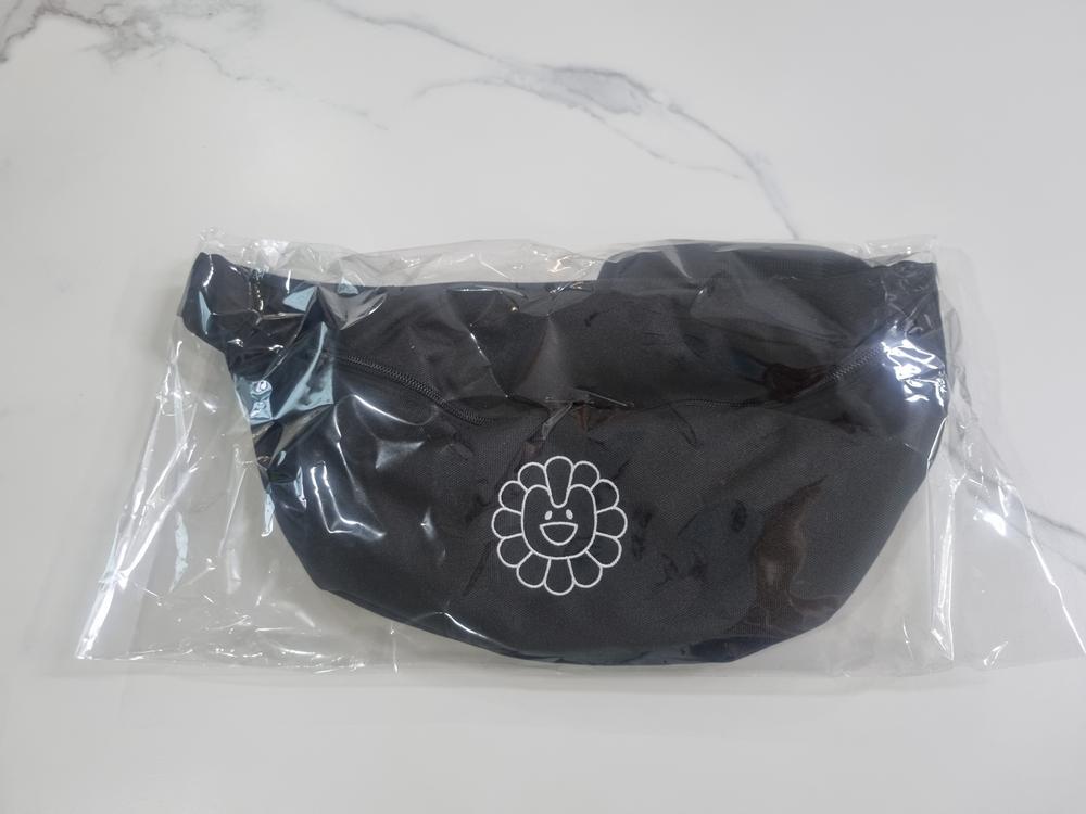 NewJeans x MURAKAMI LIGHT STICK BAG – LINE FRIENDS SQUARE