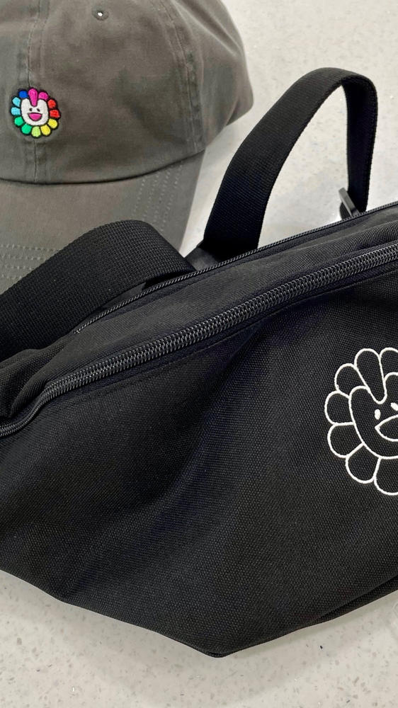 NewJeans x MURAKAMI LIGHT STICK BAG – LINE FRIENDS SQUARE