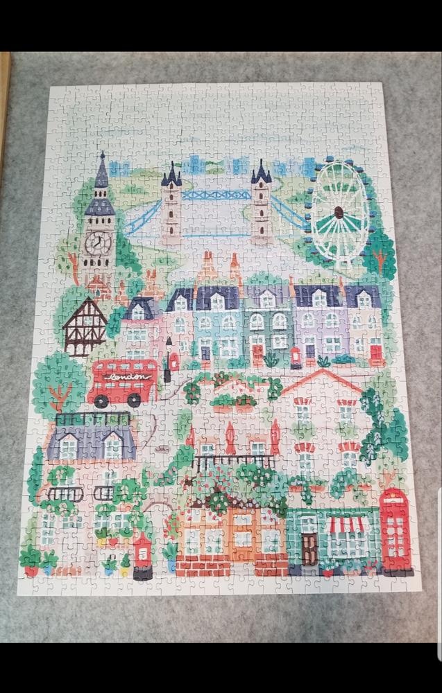 London by Hoglet&Co | 1,000 Piece Jigsaw Puzzle - Customer Photo From Victoria 