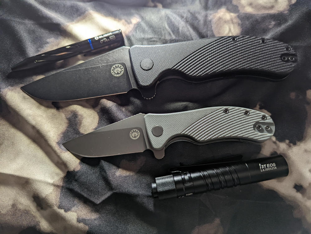 BABY RHINO Blackout - Off-Grid Knives