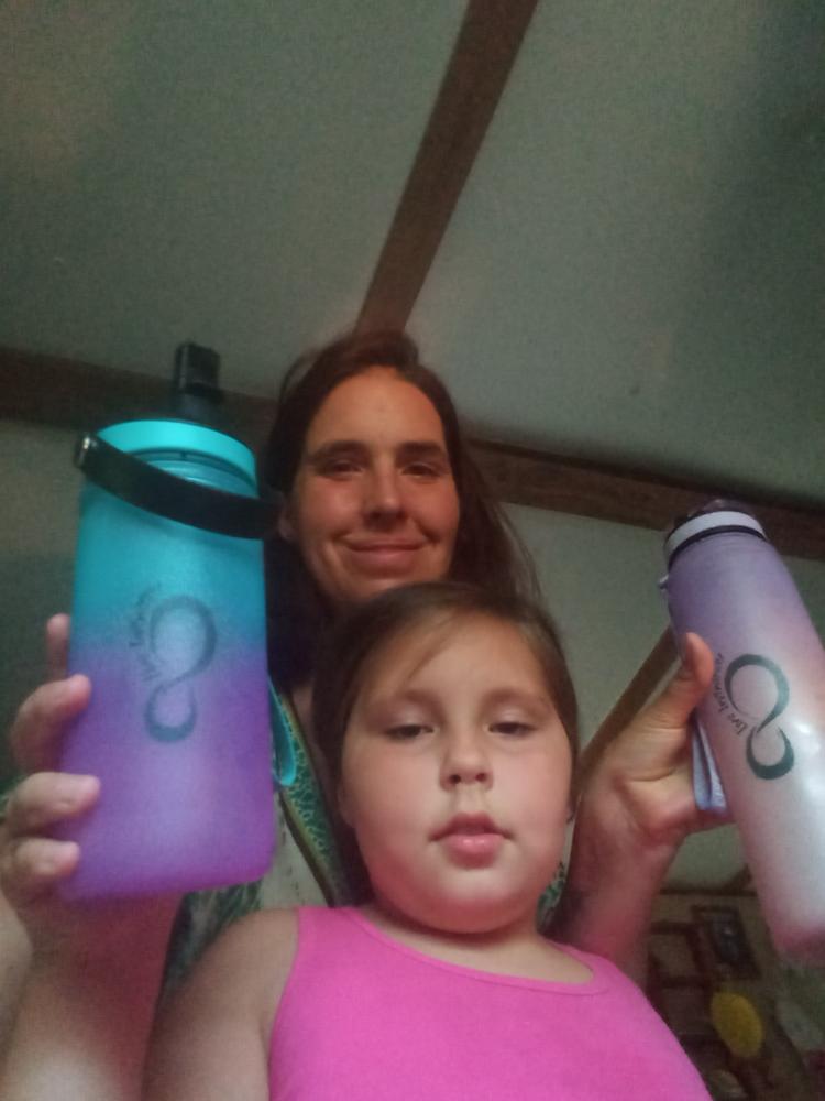 Kids 12oz Insulated Bottles - Customer Photo From Veronica Anderson