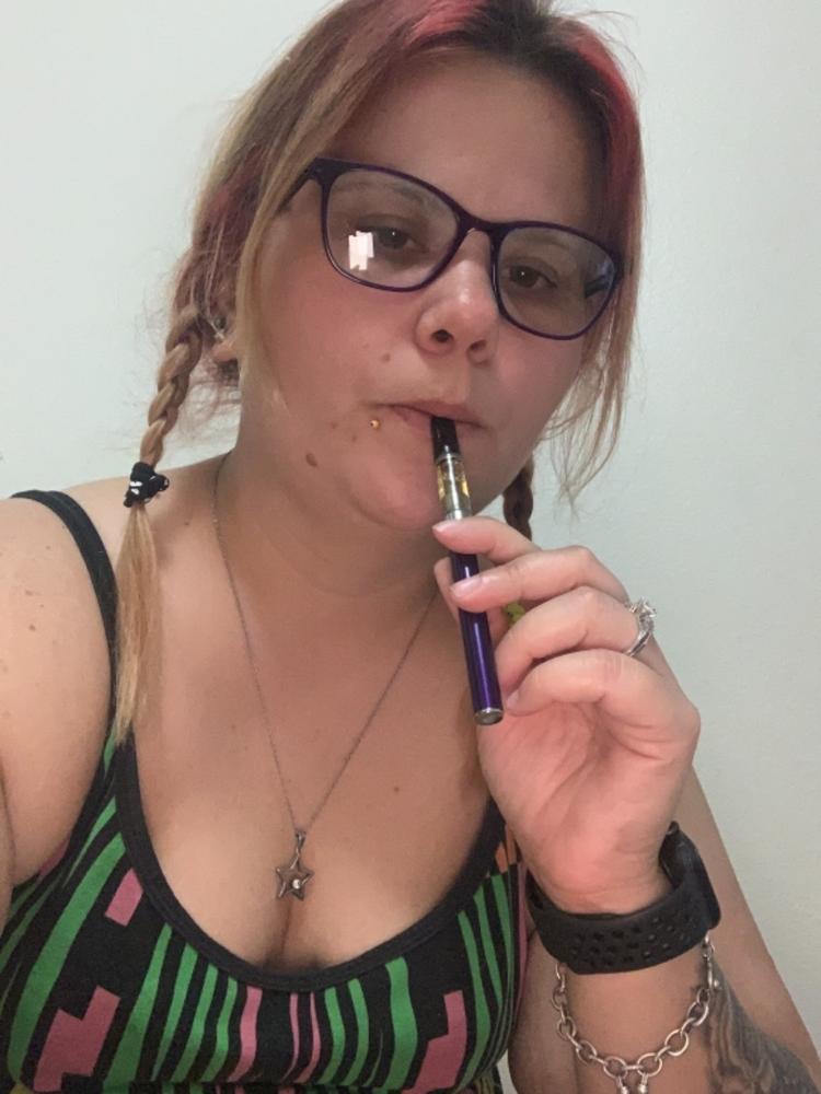 Kind Pen 510 Battery and Charger-Variable Voltage (Choose Color) CARTRIDGE OPTIONAL WORKS WITH ANY CARTRIDGE OR VAPE - Customer Photo From Tiffany Weldon