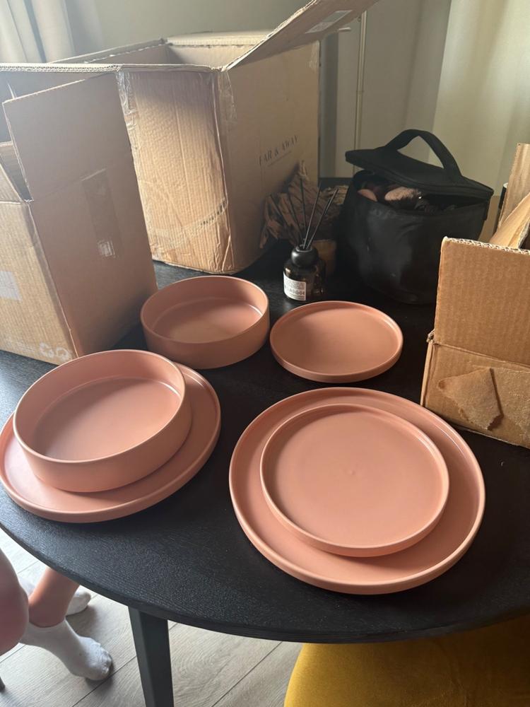 Dinnerware Set (12 Piece Set) - Customer Photo From mika Hoogzand