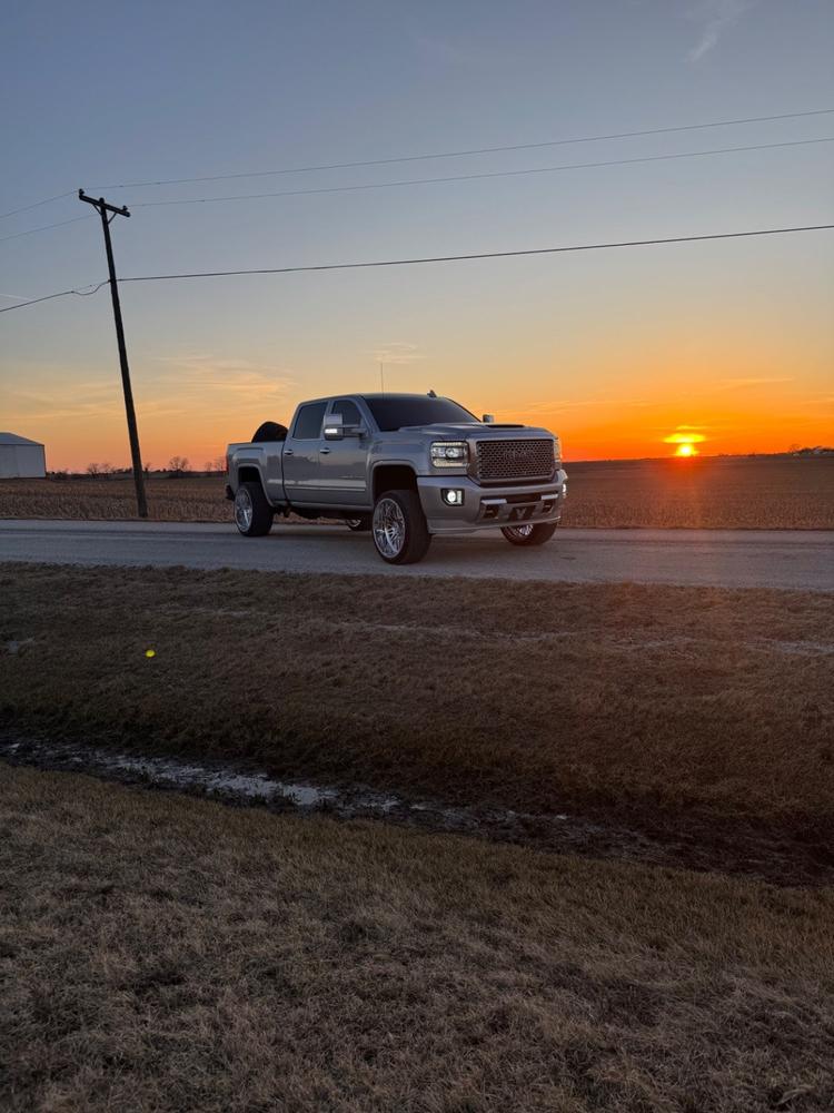 Tow Mirror Switchback Marker Lights | 2014-2019 Chevy Silverado & GMC Sierra - Customer Photo From Lucas Zandstra