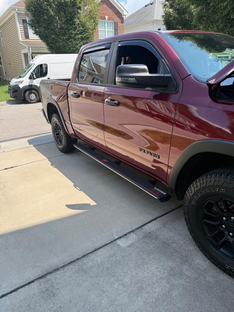Lumastep M1 Light Up Running Boards | 2025-2026 Dodge Ram 1500 - Customer Photo From Cleo Hall