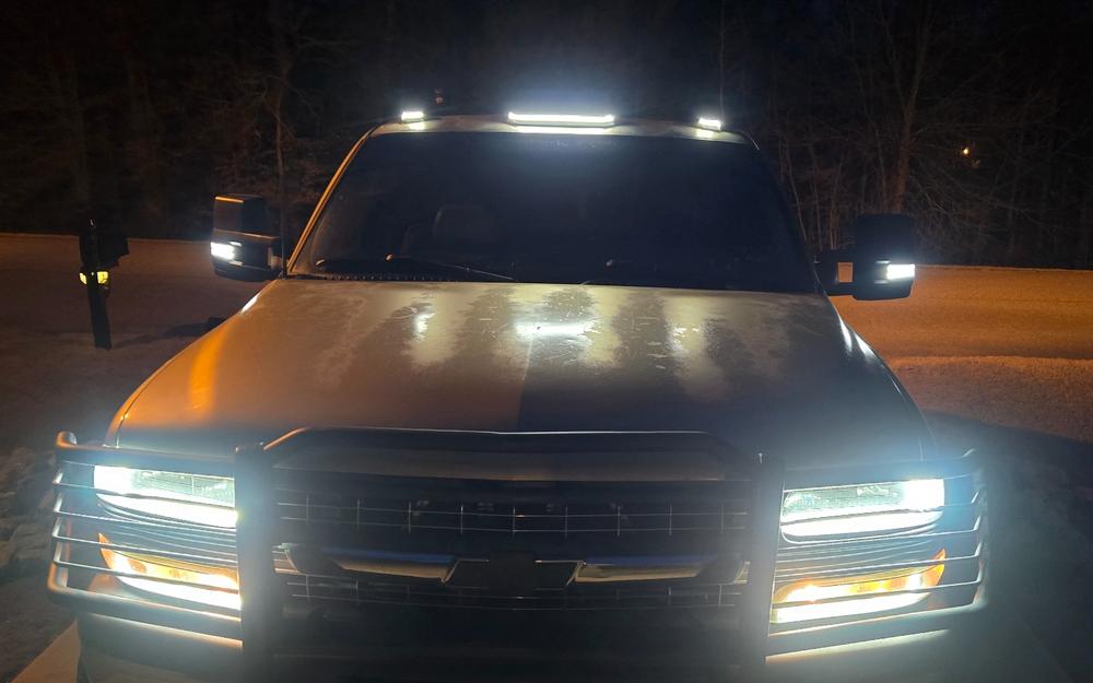S-Series Cab Lights | 1999-2007 Chevy Silverado & GMC Sierra 1500 Retrofit - Customer Photo From DERRICK A RAY