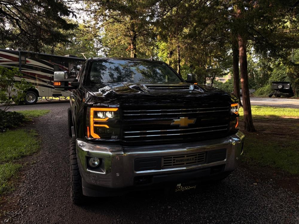 VX4 LED Headlights | 2015-2019 Chevy Silverado 2500/3500 HD - Customer Photo From Francisco Verdade Jr