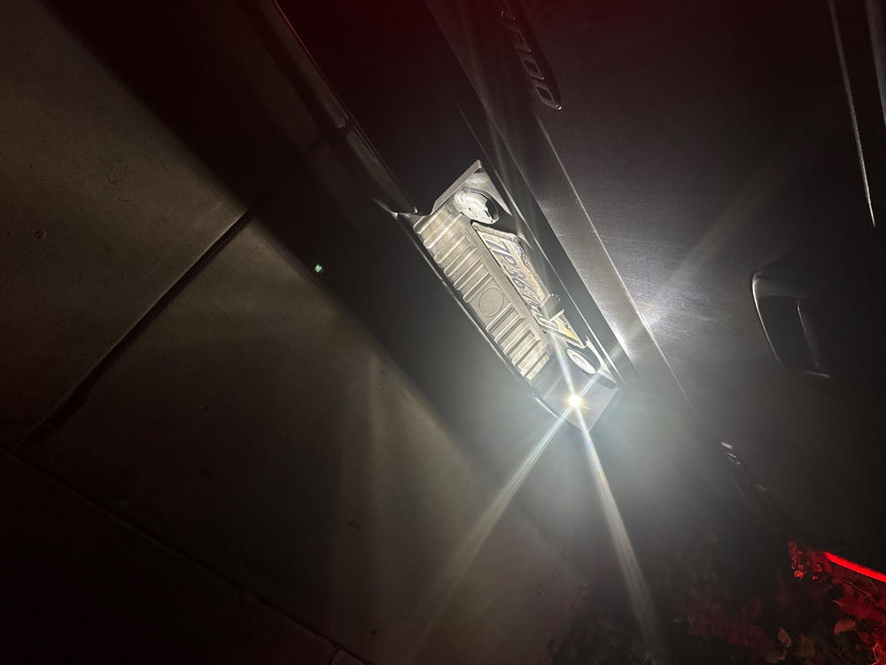 Chevy Silverado/GMC Sierra 2500/3500 (2020-2026) LED License Plate Lights - Customer Photo From Angel Molina