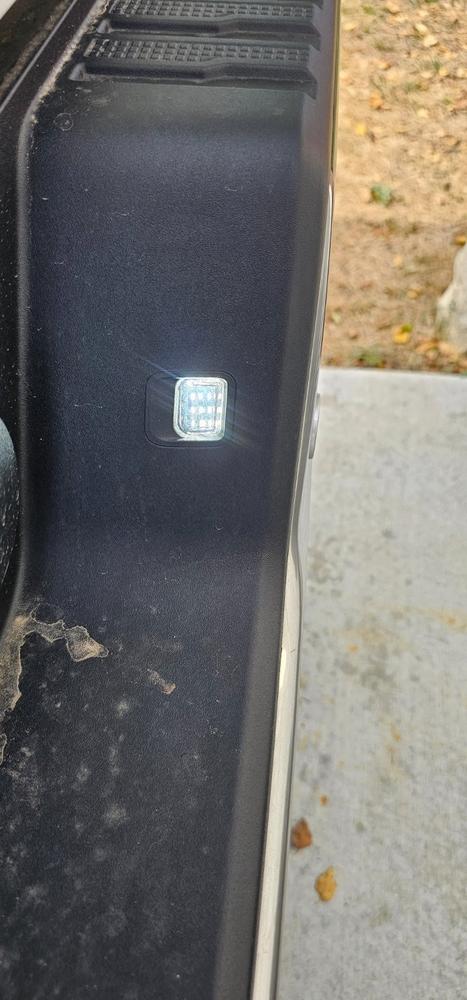 Chevy Silverado/GMC Sierra 2500/3500 (2020-2026) LED License Plate Lights - Customer Photo From christopher keeling
