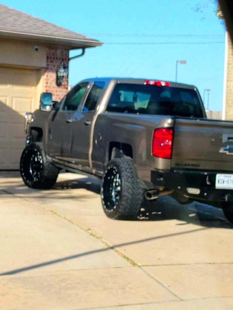 Chevy Silverado/GMC Sierra (2007.5-2014) LED License Plate Lights - Customer Photo From Jerome Celestine