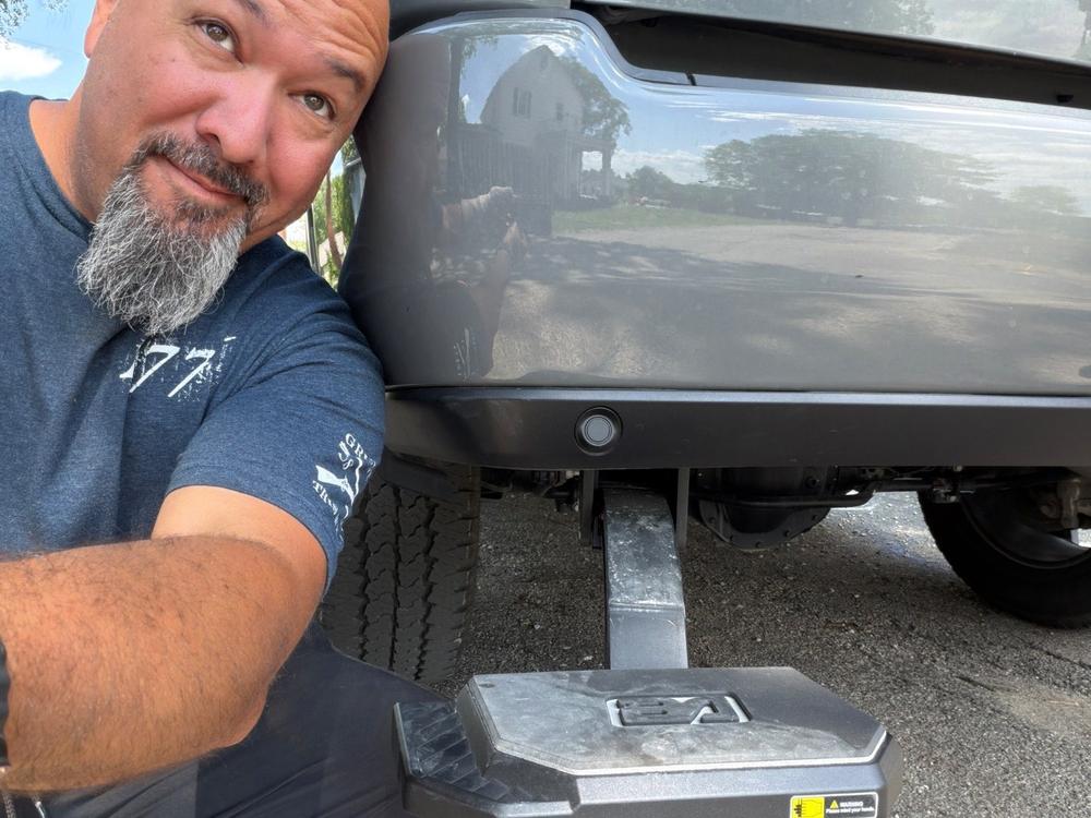 Dodge Ram 2500/3500 (2019-2026) Retractable Bed Step - Customer Photo From Richard Smith