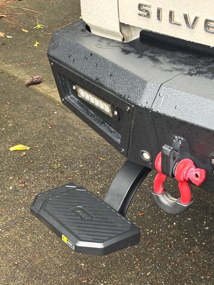 Chevy Silverado/GMC Sierra 1500/2500/3500 (2014-2019) Retractable Bed Step - Customer Photo From John Bailey Jr