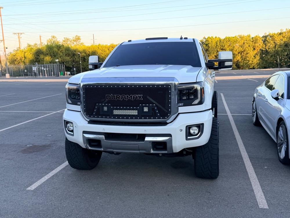 VX4 LED Headlights | 2014-2019 GMC Sierra 1500/2500/3500 - Customer Photo From Steven Guzman