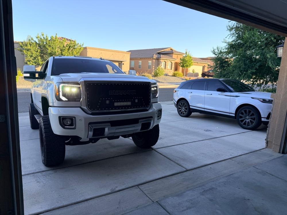 VX4 LED Headlights | 2014-2019 GMC Sierra 1500/2500/3500 - Customer Photo From Steven Guzman
