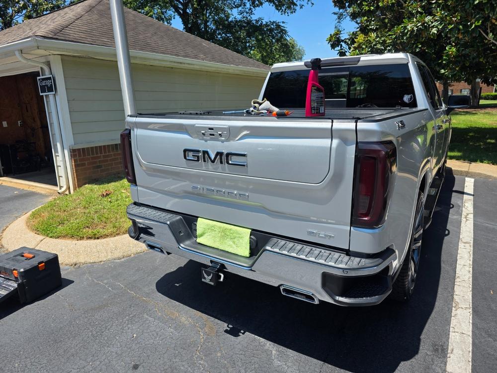 Painted Tailgate Bezels | 2019-2026 Chevy Silverado & GMC Sierra 1500 - Customer Photo From Jordan Lay