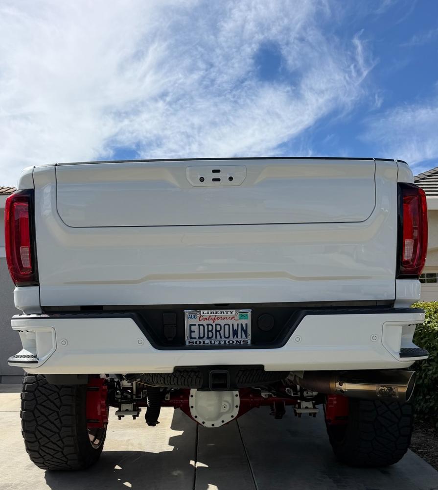 Painted Tailgate Bezels | 2020-2026 Chevy Silverado & GMC Sierra 2500/3500 - Customer Photo From Eddie Brown