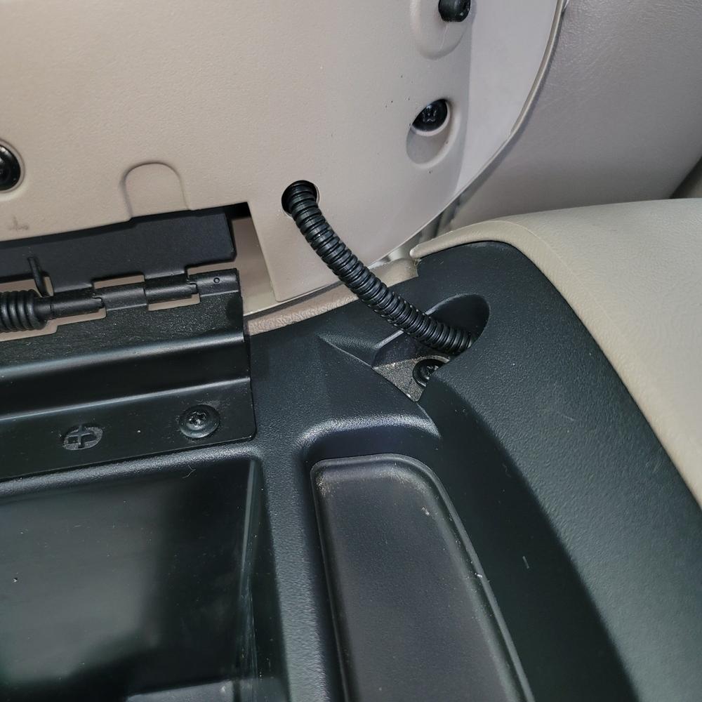 2003-2007 Classic GM Wireless Phone Charging Kit for GM Trucks & SUV