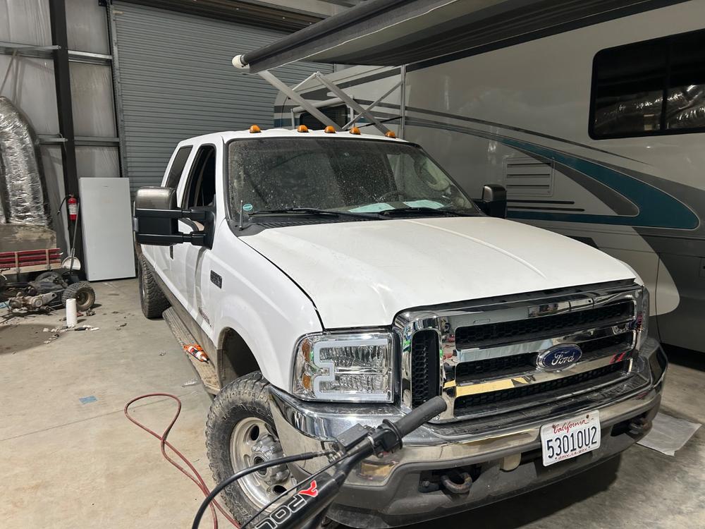 Ford F250/F350/F450/F550 Superduty (2002-2007) Tow Mirrors - 2008 Style - Customer Photo From Kadin Kidder