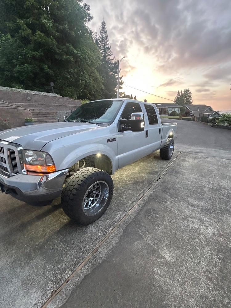 Ford F250/F350/F450/F550 Superduty (2002-2007) Tow Mirrors - 2008 Style - Customer Photo From Evan Groulx