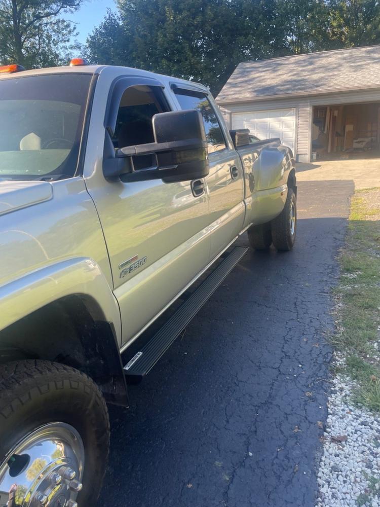 Lumastep M1 Light Up Running Boards | 1999-2007 Chevy Silverado & GMC Sierra - Customer Photo From Michael Yaratch