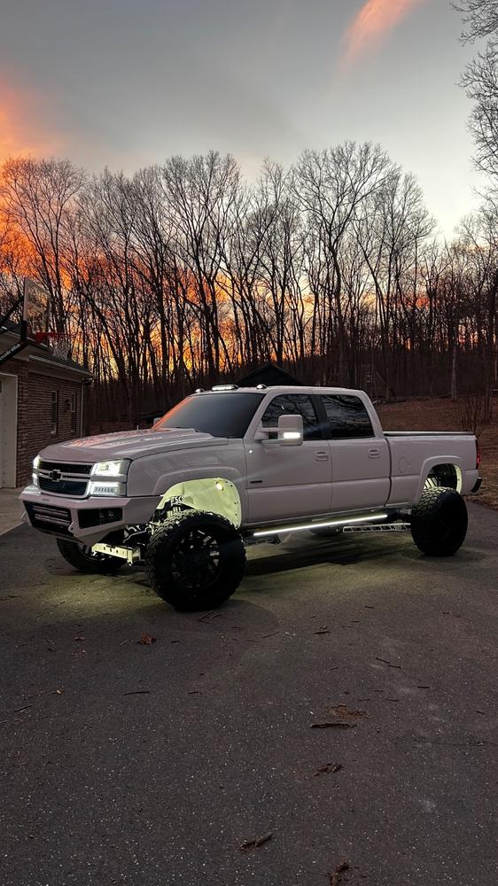 Lumastep M1 Light Up Running Boards | 1999-2007 Chevy Silverado & GMC Sierra - Customer Photo From Dillon Lam