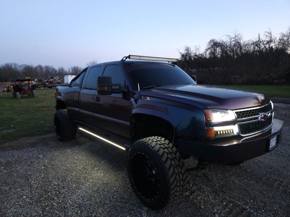 Lumastep M1 Light Up Running Boards | 1999-2007 Chevy Silverado & GMC Sierra - Customer Photo From Kurtis Wiley