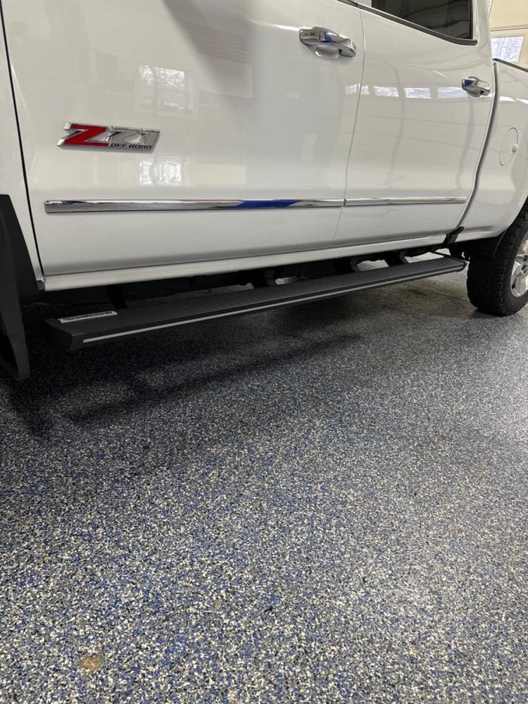 Lumastep M1 Light Up Running Boards | 2014-2019 Chevy Silverado & GMC Sierra - Customer Photo From Jonathan Moore