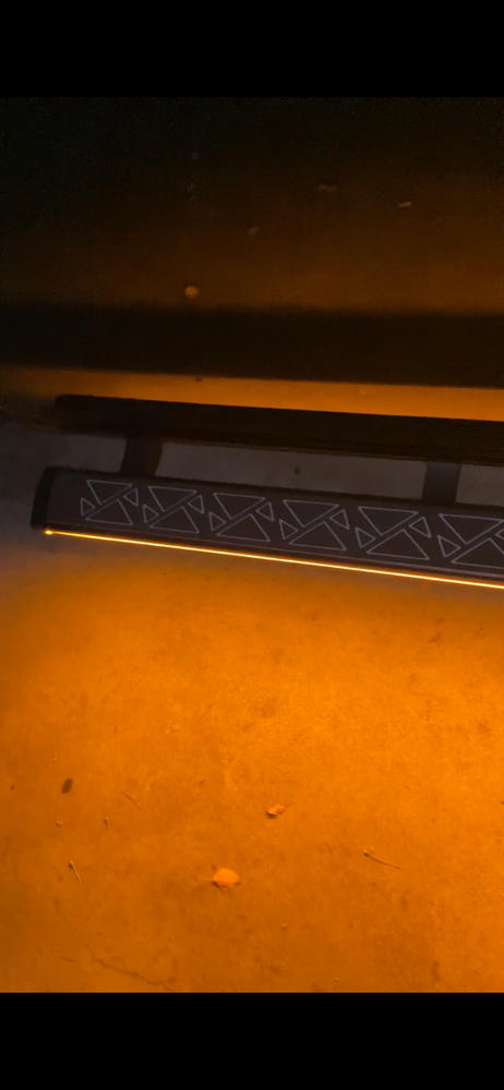 Lumastep M1 Light Up Running Boards | 2019-2026 Chevy Silverado & GMC Sierra 1500 - Customer Photo From Emilio Gonzalez