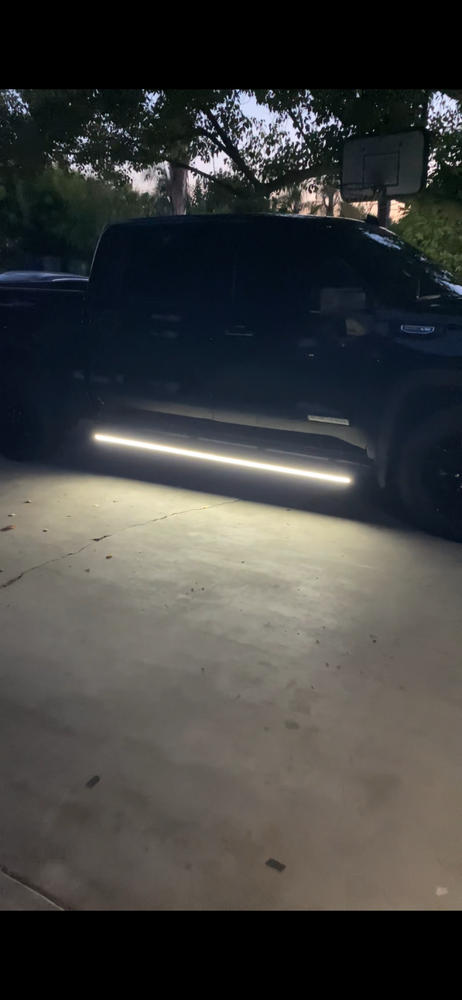Lumastep M1 Light Up Running Boards | 2019-2026 Chevy Silverado & GMC Sierra 1500 - Customer Photo From Emilio Gonzalez