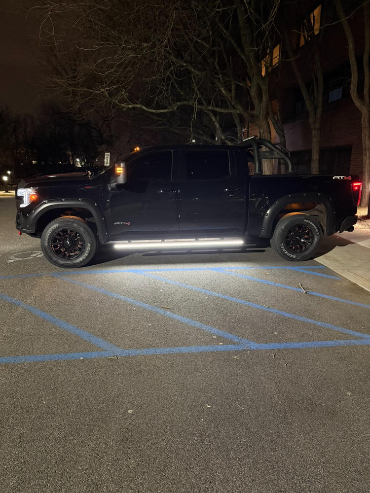 Lumastep M1 Light Up Running Boards | 2019-2026 Chevy Silverado & GMC Sierra 1500 - Customer Photo From Robert Addimando