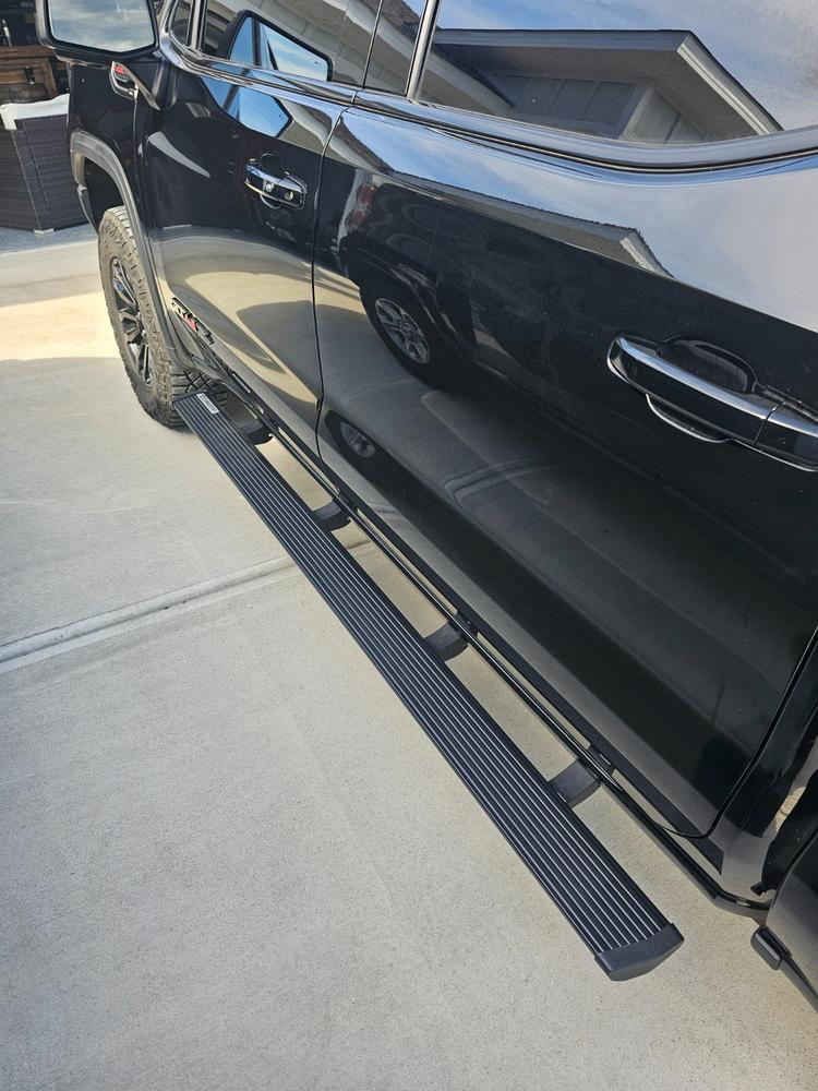 Lumastep M1 Light Up Running Boards | 2019-2026 Chevy Silverado & GMC Sierra 1500 - Customer Photo From Christopher Burke