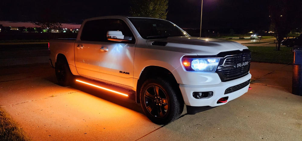 Lumastep M1 Light Up Running Boards | 2019-2024 Dodge Ram 1500 - Customer Photo From Mitch Trewyn