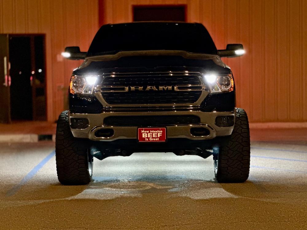 Lumastep M1 Light Up Running Boards | 2019-2024 Dodge Ram 1500 - Customer Photo From David Sandoval
