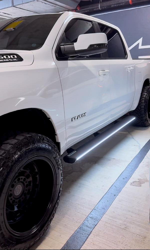 Lumastep M1 Light Up Running Boards | 2019-2024 Dodge Ram 1500 - Customer Photo From Danny Buell