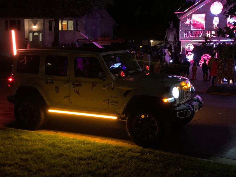 Lumastep M1 Light Up Running Boards | 2018-2023 Jeep Wrangler JLU - Customer Photo From Eliza Skorupka
