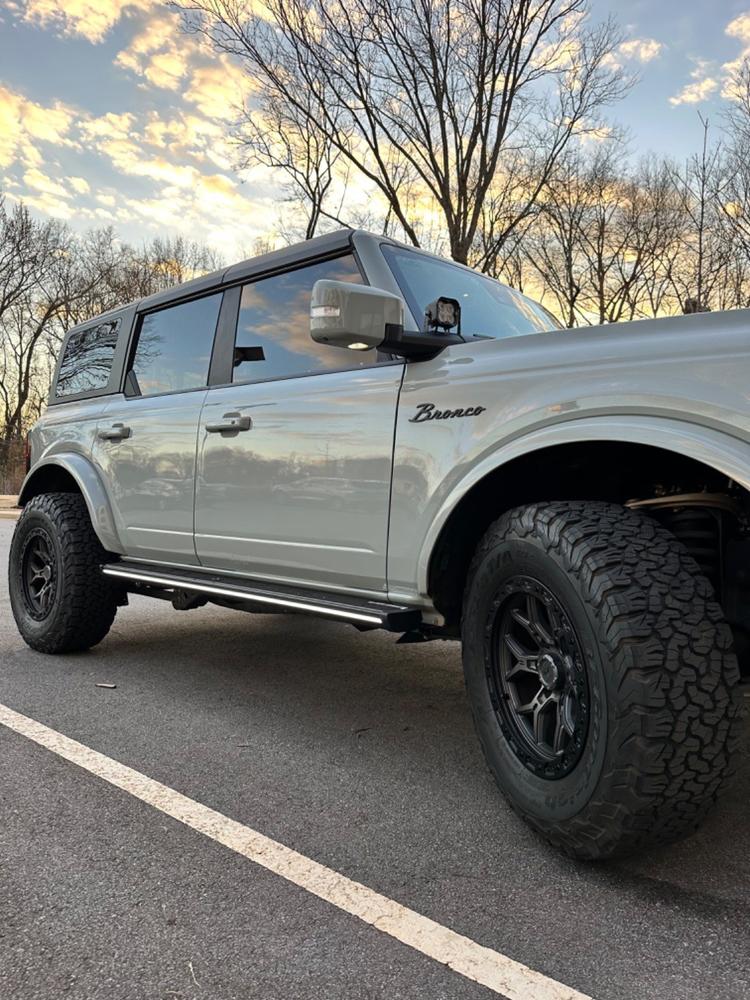 Lumastep M1 Light Up Running Boards | 2021-2023 Ford Bronco - Customer Photo From Sean Downey