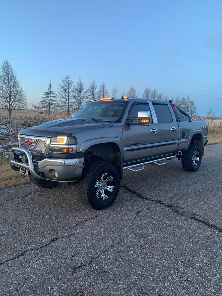 S-Series Cab Lights | 1999-2007 Chevy Silverado & GMC Sierra 2500/3500 - Customer Photo From Brent Jungwirth